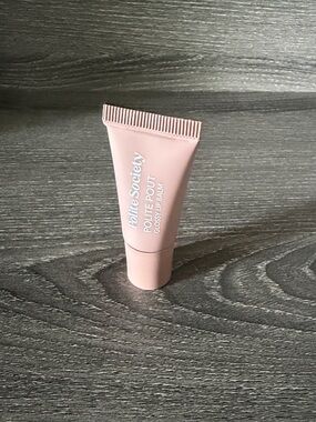 ❤️$7 NWT Polite Society Polite Pout Glossy Lip Balm Chocolate Croissant 5g